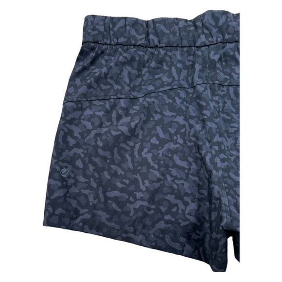CRZ YOGA Black Camouflage Drawstring Waist 2.5 Active Shorts - Picture 5 of 8